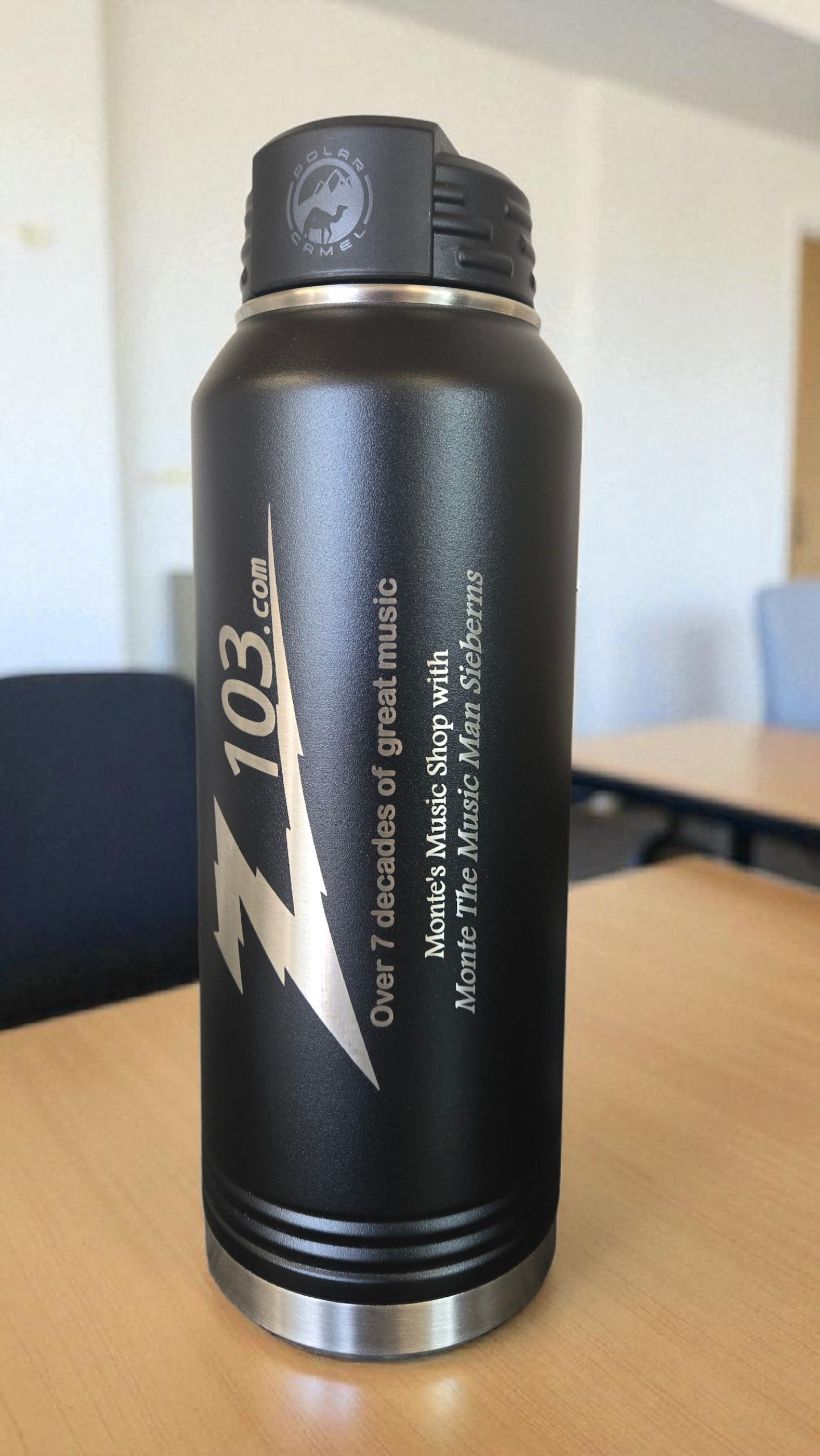 Z103 32oz Water Bottle