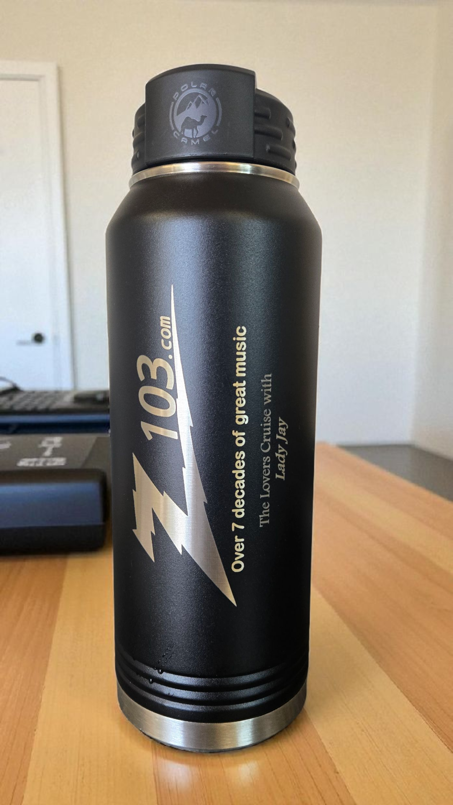 Z103 32oz Water Bottle